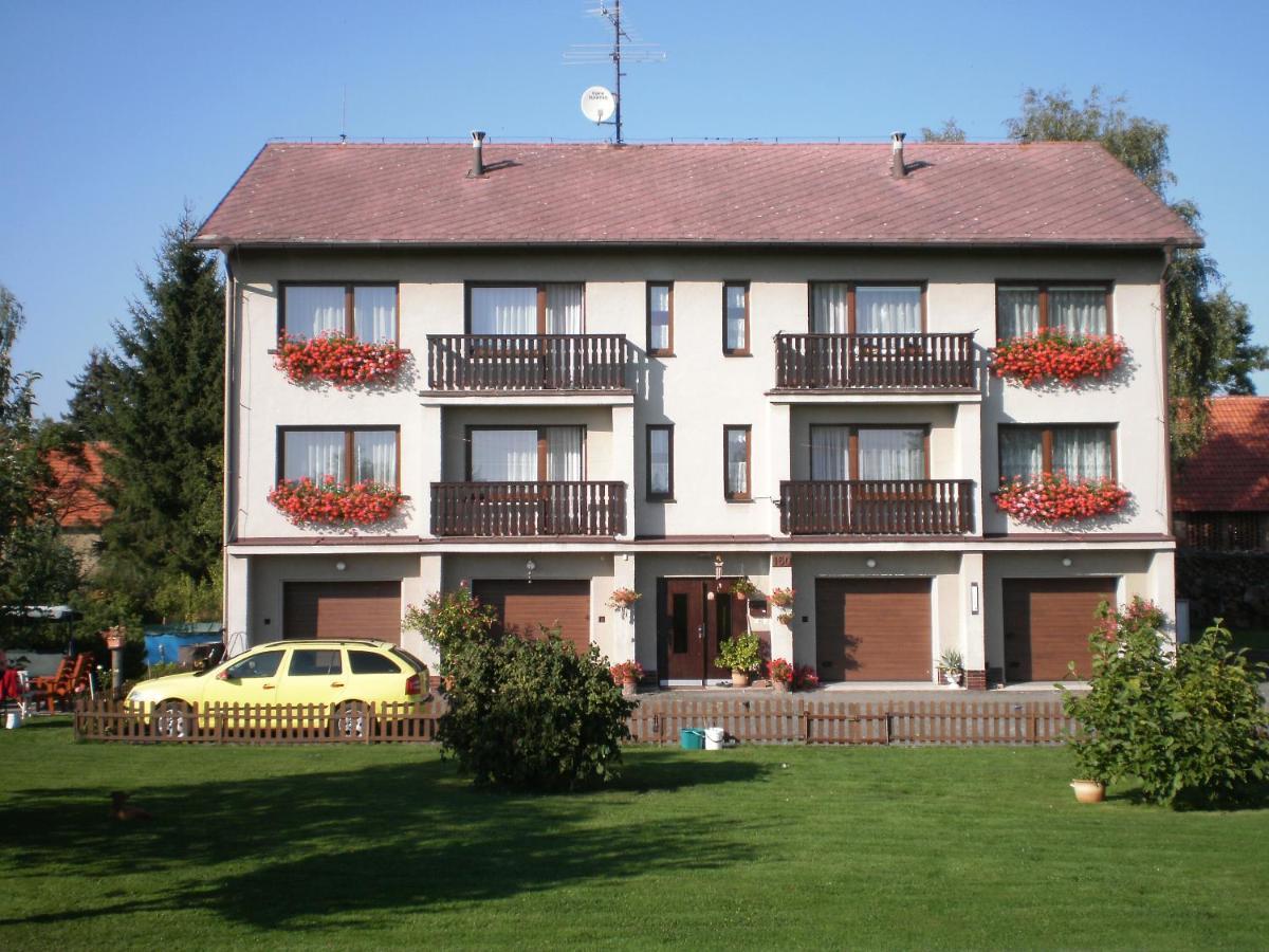 Apartman Orlik Nad Vltavou エクステリア 写真